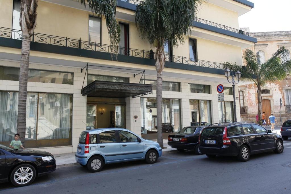 Hotel Colonna Brindisi Exterior photo