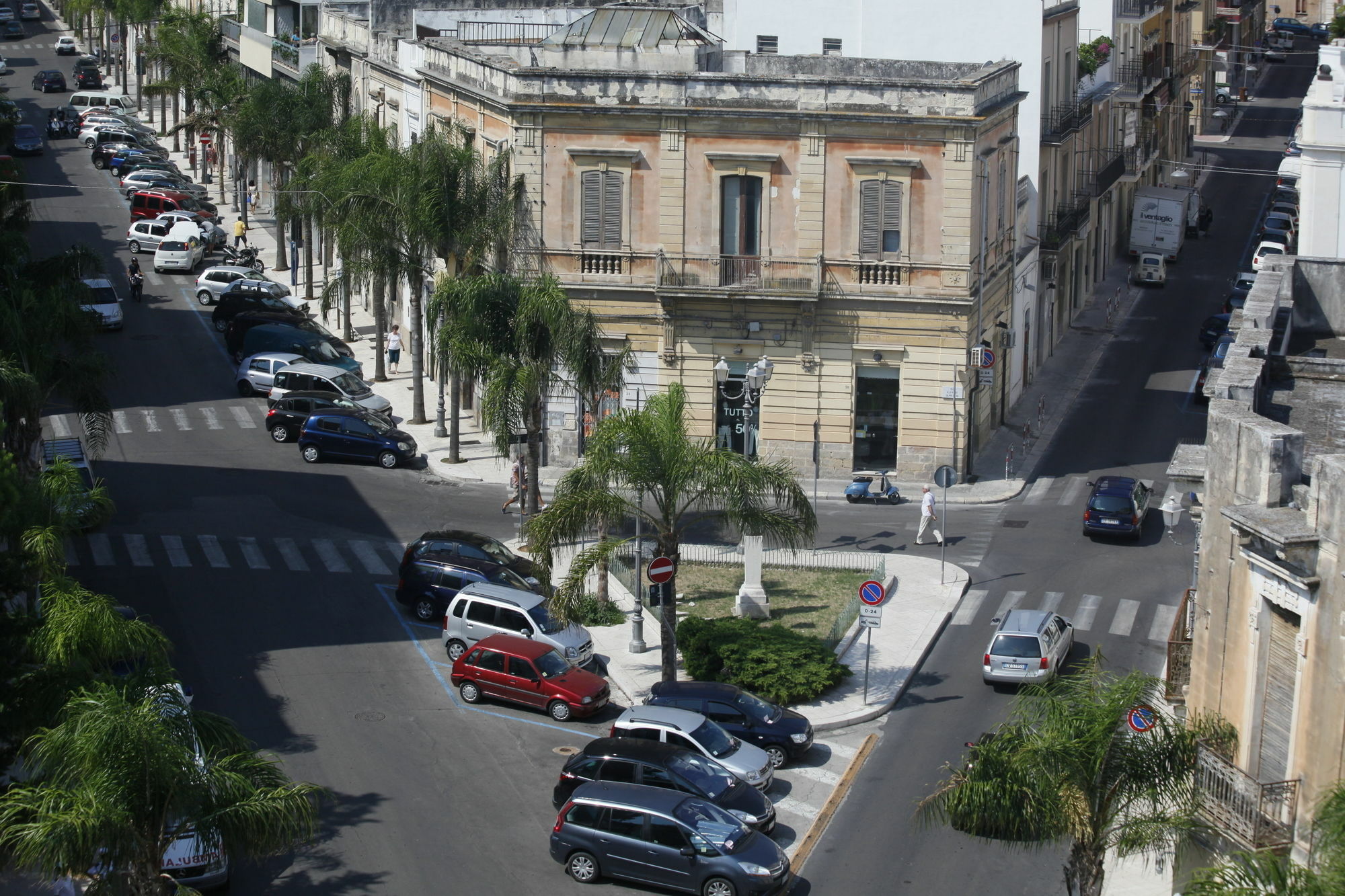 Hotel Colonna Brindisi Exterior photo